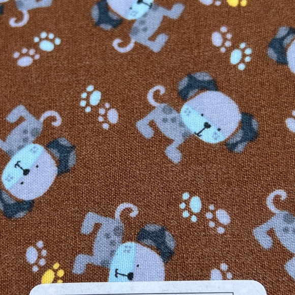 FAT QUARTER dog fabric cotton print puppy paw print - Picture 3 of 3